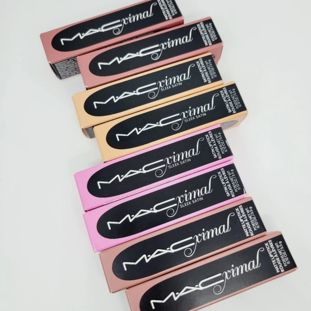 MACximal Silky Matte Velvet Teddy Deep Tone Beige Brand New In Box Full Size